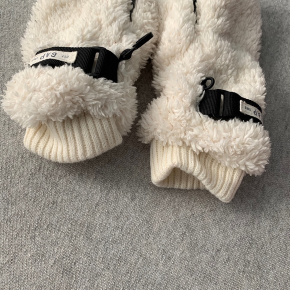 Girls Faux Fur/Fleece Mittens - Picture 3 of 6